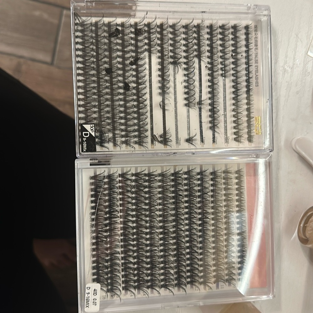 eyelashes